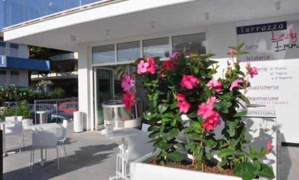 Residenza Le Terrazze Villa Alba Adriatica Exterior foto